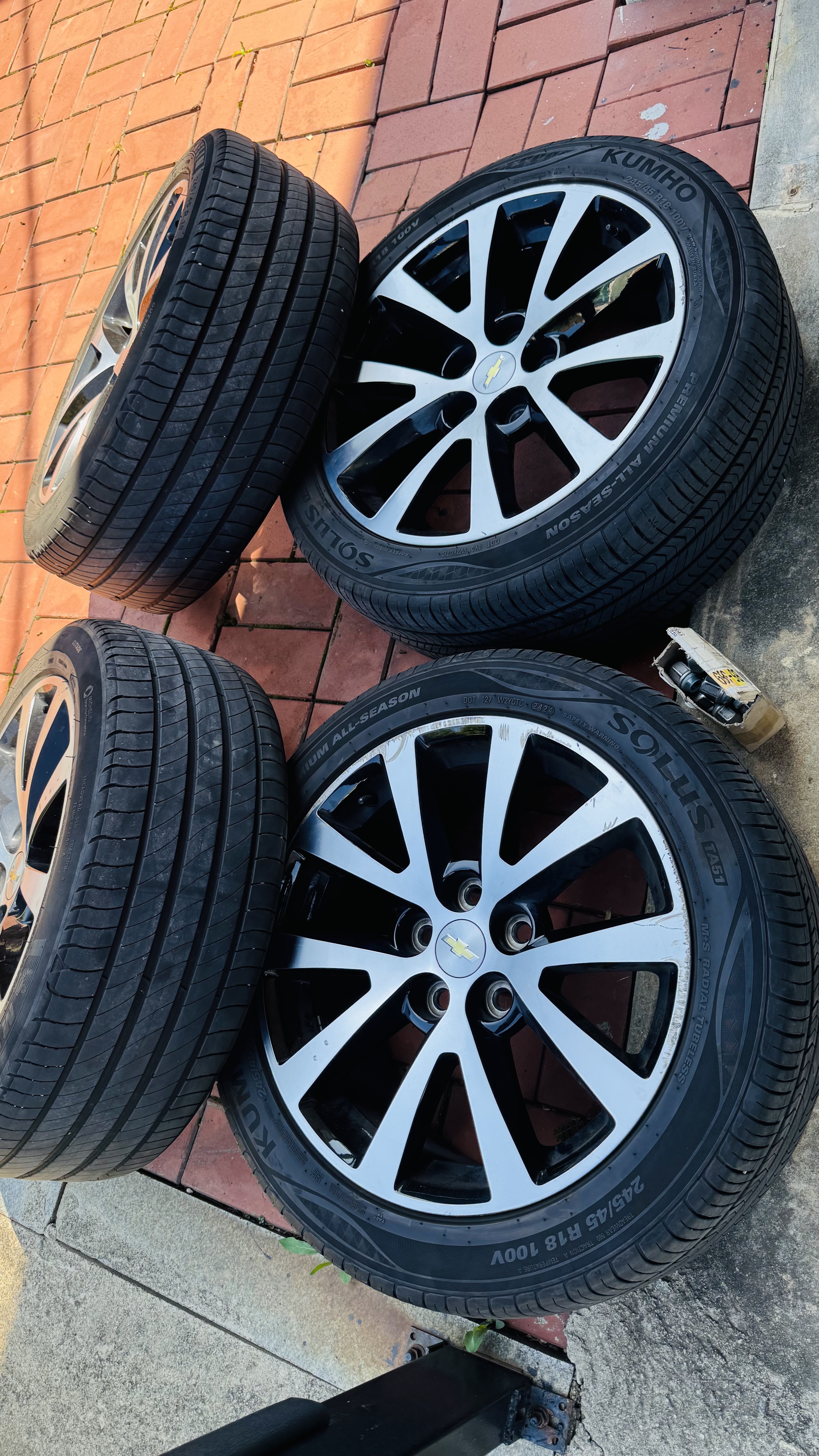 246/45 r18 휠타이어
